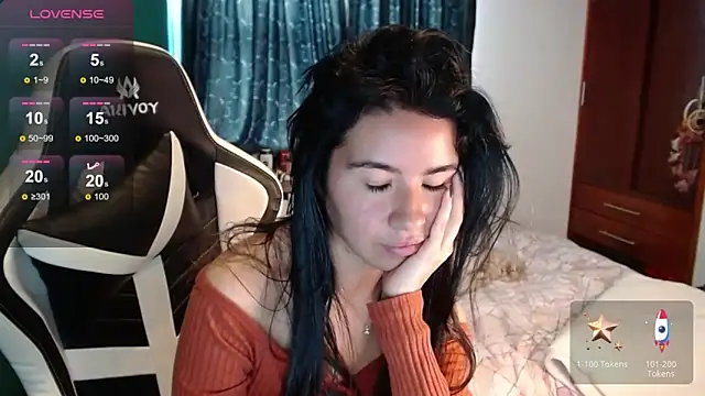 Snapshot of alice_middlee chatting on 05-21-26, 03:52 alice middlee online show from 05-21-26, 03:52