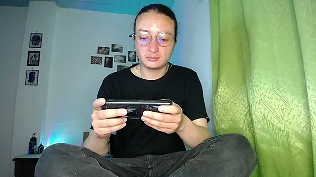 monkeywillwhite online show from 11-28-25, 02:03