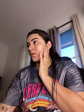 Lia flowers online show from 02-07-25, 11:03