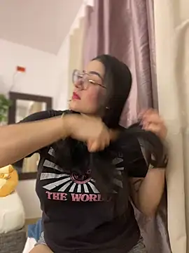 Lia flowers online show from 02-14-25, 12:41