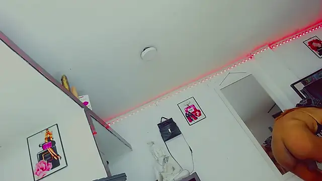 candy kendall online show from 10-30-25, 08:49