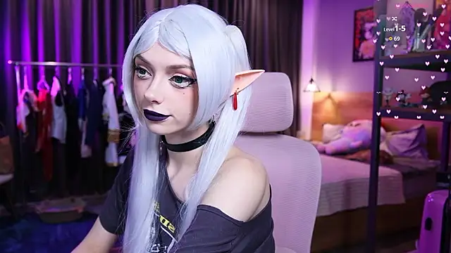 HolliWould  online show from 02-26-26, 10:58