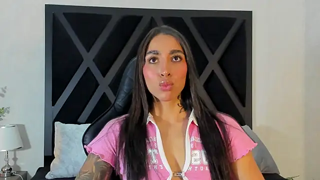 KAYLA BATISTA online show from 07-01-26, 12:01