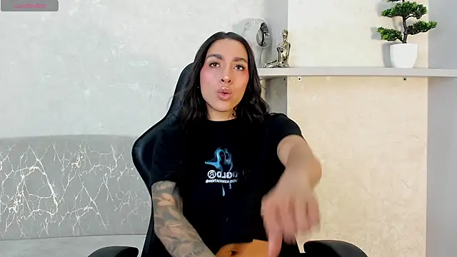KAYLA BATISTA online show from 07-12-26, 01:35