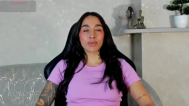 KAYLA BATISTA online show from 07-15-26, 08:14