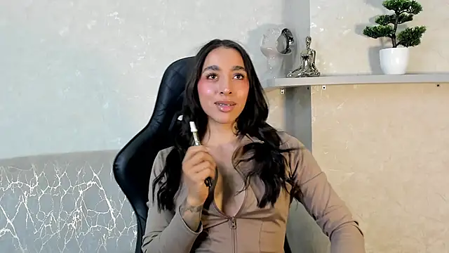 KAYLA BATISTA online show from 07-16-26, 10:49