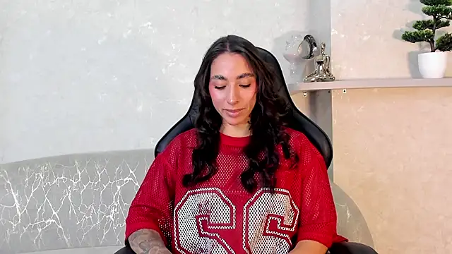 KAYLA BATISTA online show from 07-18-26, 12:15