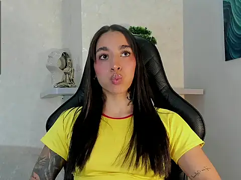 KAYLA BATISTA online show from 07-29-26, 11:58