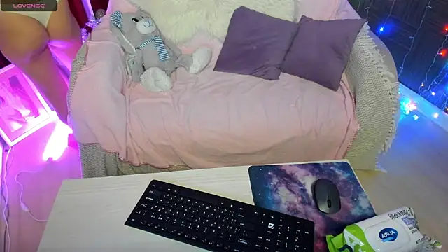 Queen baby online show from 12-29-24, 02:49