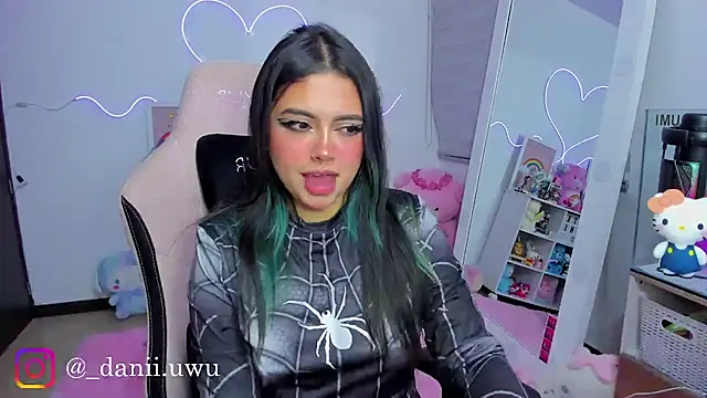 CuteDani  online show from 06-04-26, 05:35