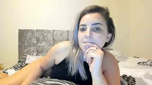 leilahot14 online show from 01-15-25, 02:24