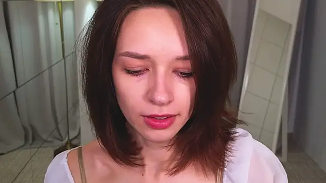 VivianLy  online show from 12-27-24, 11:28