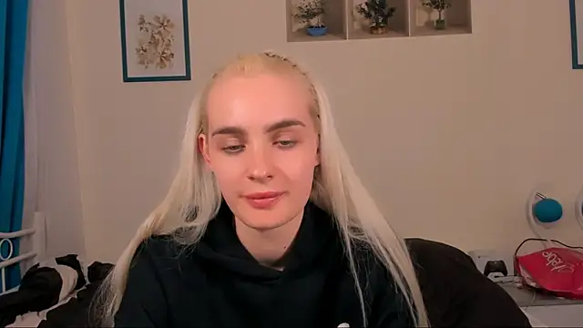 OliviaKisss online show from 04-20-26, 06:53