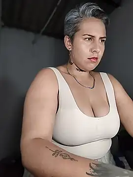 Yessi rousse online show from 05-28-26, 02:09