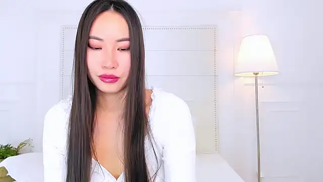 NaomiYuu online show from 12-21-25, 02:51