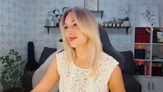 MillaXQueen online show from 06-15-26, 02:52
