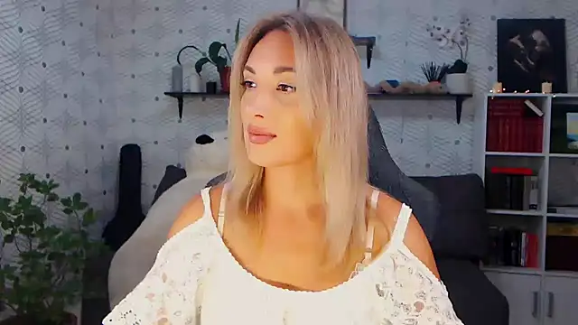 MillaXQueen online show from 07-30-26, 03:22