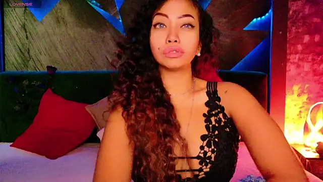 ElyaQuinn online show from 11-25-25, 07:30