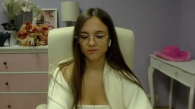 Snapshot of dirtyxEmily chatting on 02-19-25, 10:45 dirtyxEmily online show from 02-19-25, 10:45