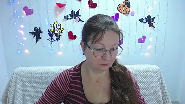 VanessaHotts online show from 02-12-25, 06:08