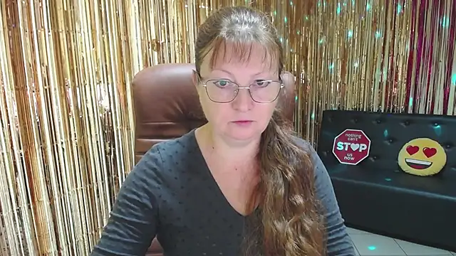 VanessaHotts online show from 09-17-25, 05:09