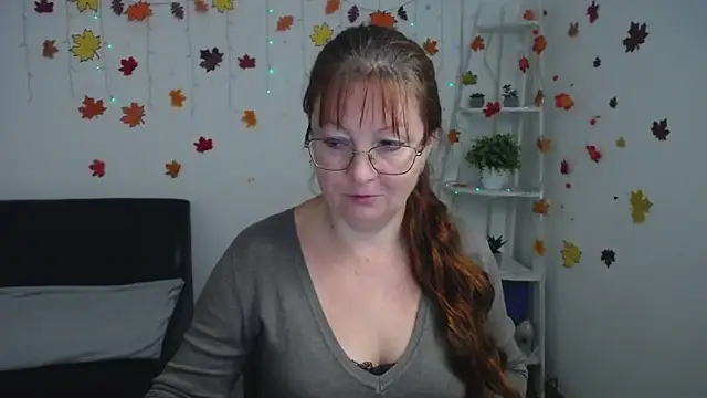 VanessaHotts online show from 11-10-25, 06:01