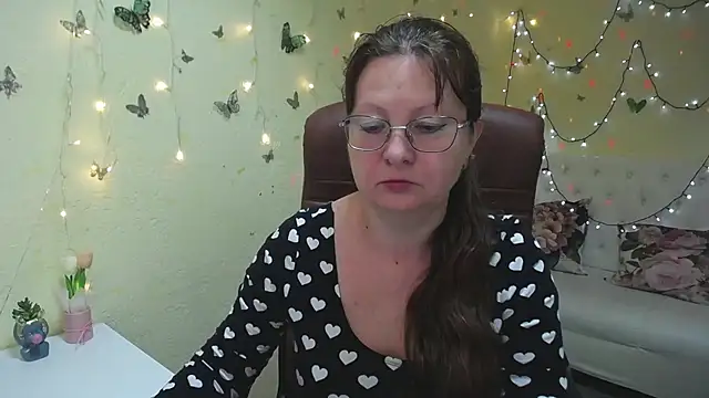 VanessaHotts online show from 03-27-26, 05:57