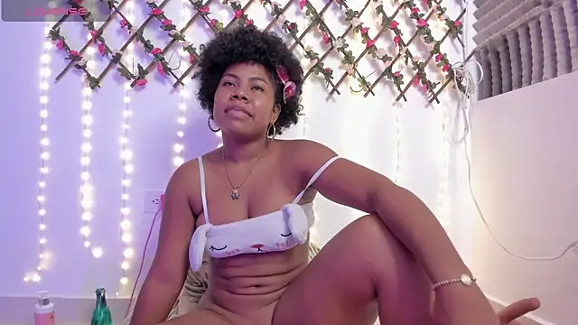 Snapshot of naughty_ebonyy chatting on 05-19-26, 03:57 naughty ebonyy online show from 05-19-26, 03:57