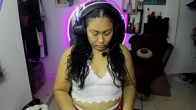 AliceFox Milf online show from 03-21-26, 03:33