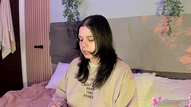 Mey moon online show from 04-28-26, 04:06