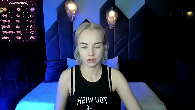 Snapshot of StephanieSweety chatting on 02-03-25, 05:40 StephanieSweety online show from 02-03-25, 05:40