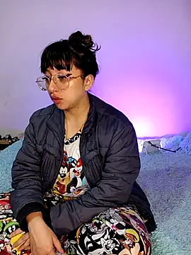 Piafisher1 online show from 11-27-25, 01:18