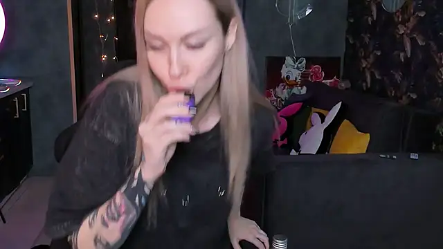 Blckmirrorr online show from 12-18-25, 08:42