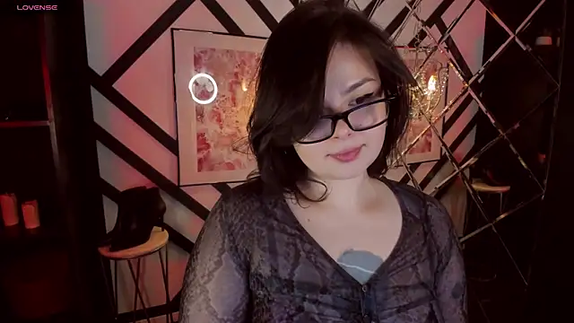 Snapshot of Mayayammy chatting on 01-05-25, 05:09 Mayayammy online show from 01-05-25, 05:09