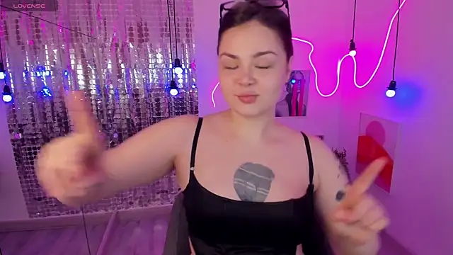 Snapshot of Mayayammy chatting on 01-25-25, 06:01 Mayayammy online show from 01-25-25, 06:01