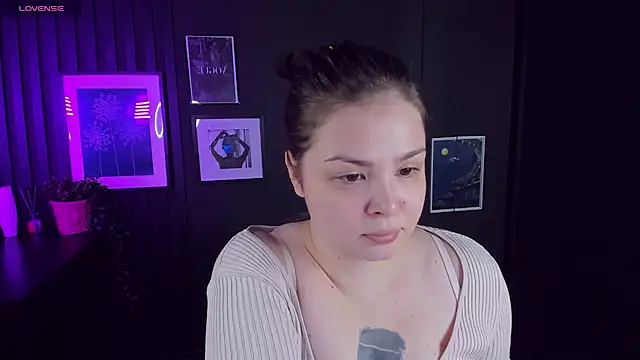 Snapshot of Mayayammy chatting on 02-17-25, 01:53 Mayayammy online show from 02-17-25, 01:53