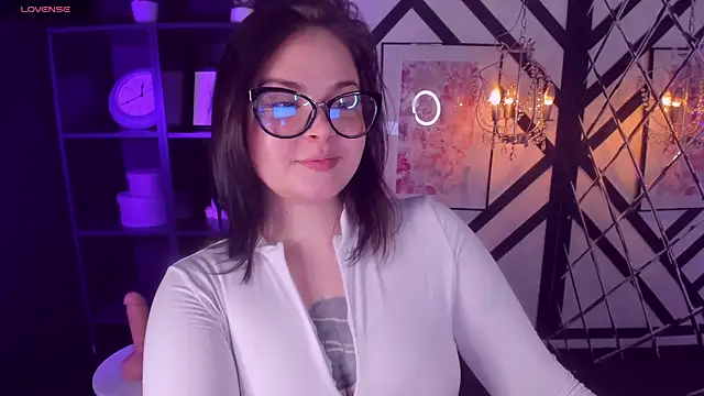 Snapshot of Mayayammy chatting on 02-28-25, 05:04 Mayayammy online show from 02-28-25, 05:04