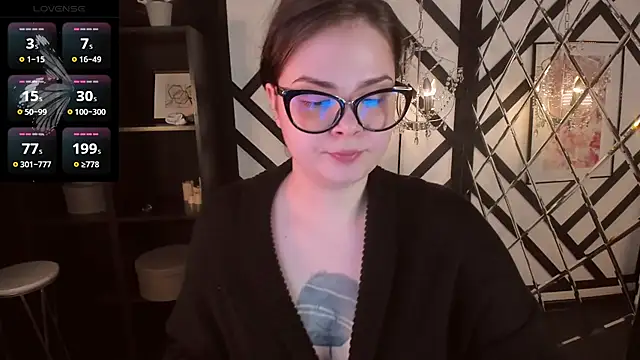 Snapshot of Mayayammy chatting on 03-09-25, 02:10 Mayayammy online show from 03-09-25, 02:10