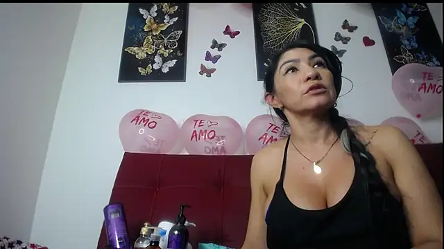 luzcastillo07 online show from 02-19-25, 12:03