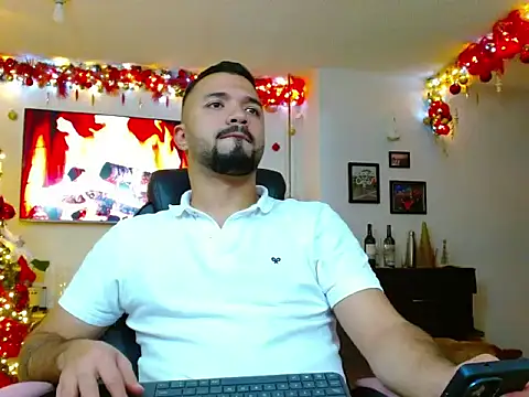 Snapshot of mathew_vidal1 chatting on 11-11-25, 04:45 mathew vidal1 online show from 11-11-25, 04:45