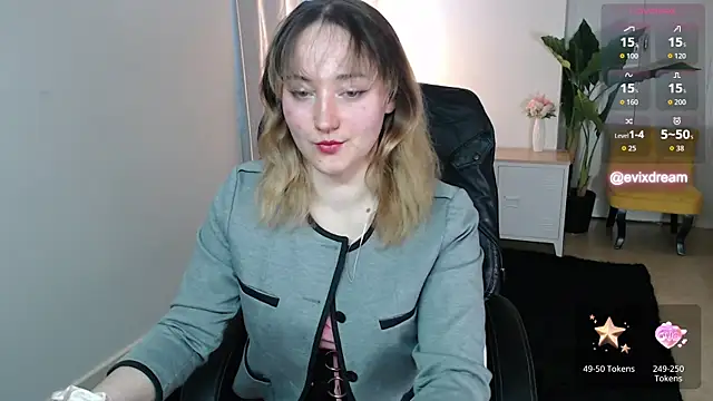 Crystal-dreamt online show from 05-02-26, 09:03