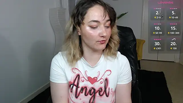 Crystal-dreamt online show from 07-16-26, 02:01