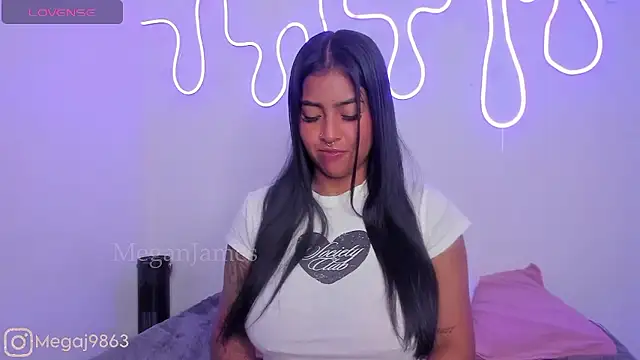 meganjames1 online show from 12-07-24, 12:02