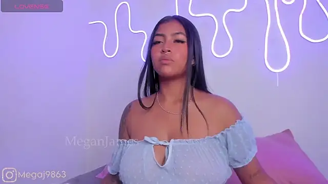 meganjames1 online show from 02-20-25, 12:15