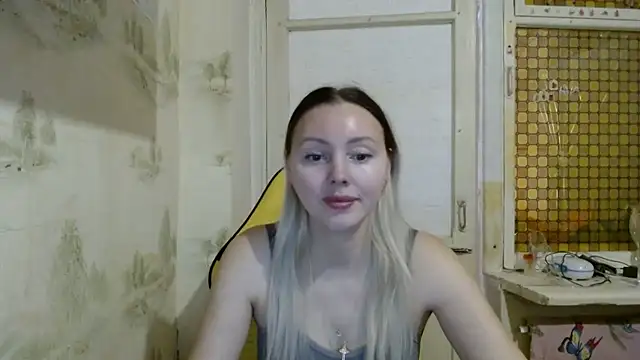 Snapshot of Alice_smiles chatting on 02-23-25, 12:37 Alice smiles online show from 02-23-25, 12:37