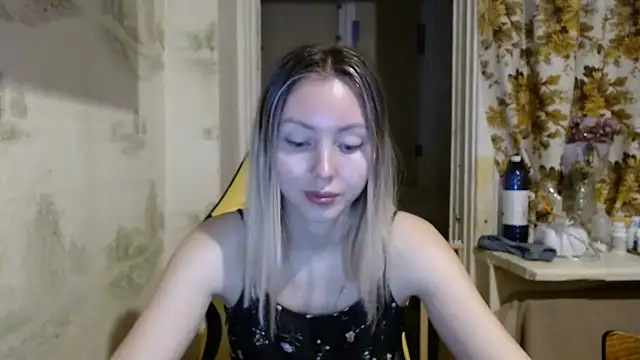 Snapshot of Alice_smiles chatting on 03-21-26, 02:27 Alice smiles online show from 03-21-26, 02:27