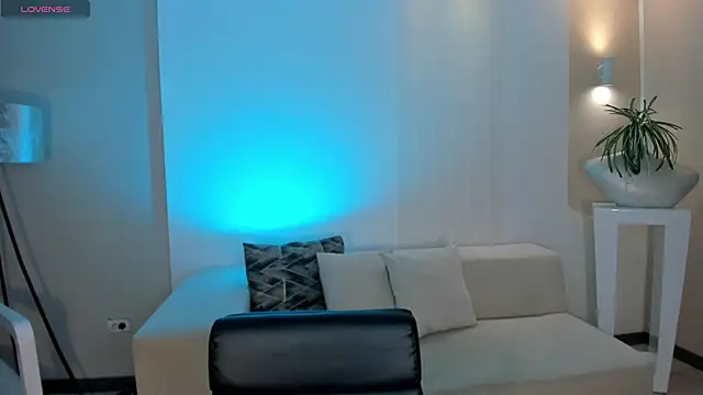 DannaCruz online show from 03-08-25, 10:43