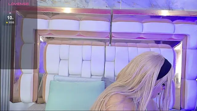 valkiria moore online show from 03-04-26, 08:04