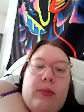 Snapshot of Sexycurvyemilyy chatting on 05-09-26, 02:44 Sexycurvyemilyy online show from 05-09-26, 02:44