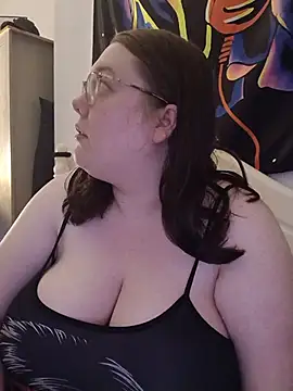 Snapshot of Sexycurvyemilyy chatting on 07-21-26, 09:39 Sexycurvyemilyy online show from 07-21-26, 09:39